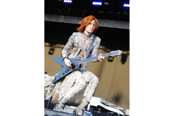 SUGIZO