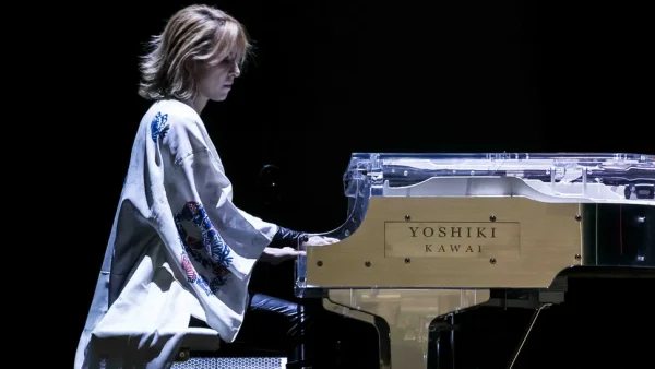 YOSHIKI