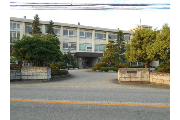 富山県立呉羽高等学校